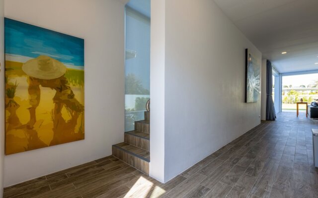 Modern 3 bedroom Pool Villa PG19