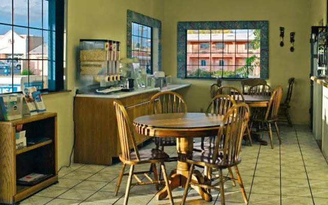 Magnuson Hotel Adobe Inn