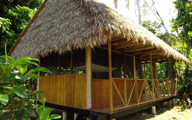Tres Chimbadas Lake Lodge