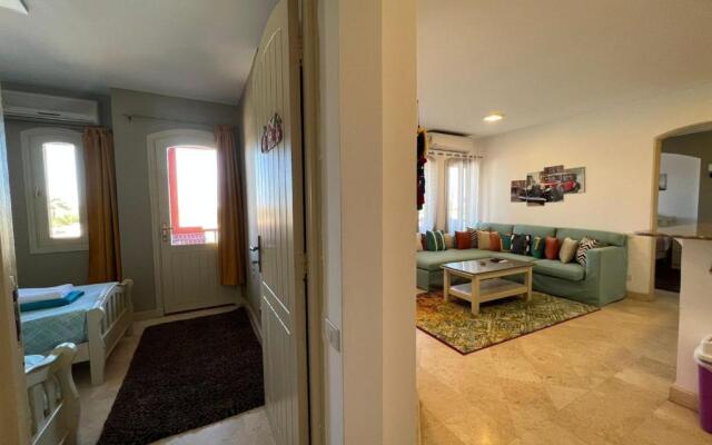 Taj Home, Amazing pool and lagoon view 2bedrooms apartment