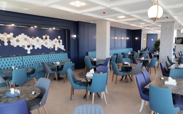 Nishan Hotel