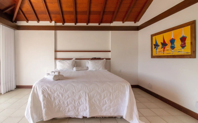Mansão Pé na Areia Ferradura com 4Suítes