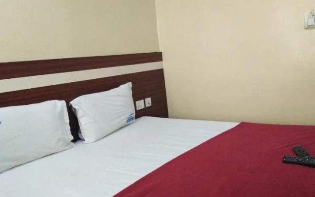 Hotel Adarsh Residency