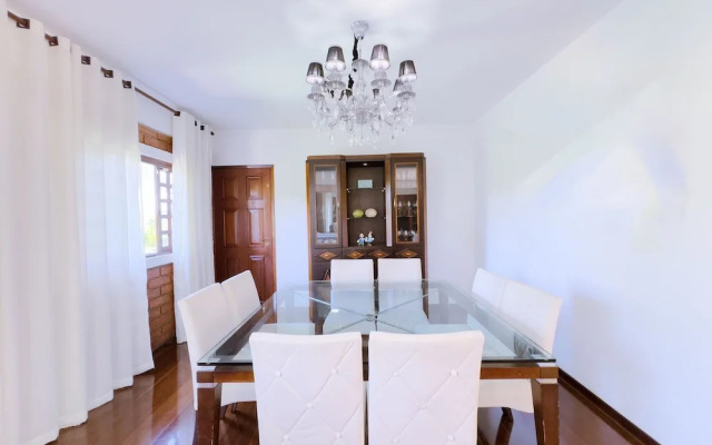 Casa de Luxo 2500m na Granja Viana