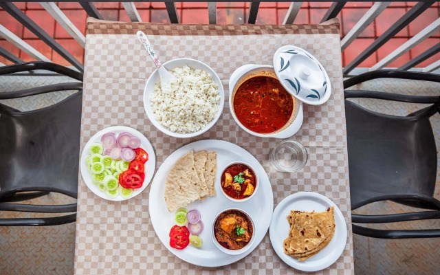 SaffronStays Riverdale, Mulshi - Lakefront villa with pool and mountain view