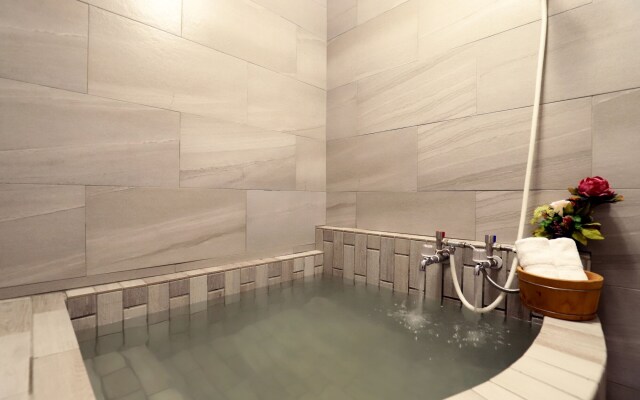 Phoenix Pavilion Hot Spring Hotel