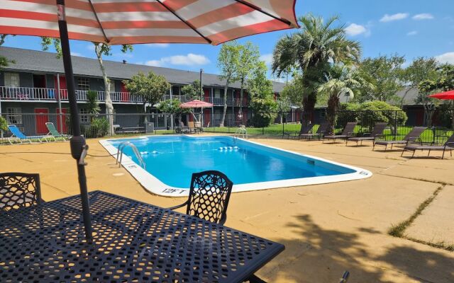Red Carpet Inn - Houma LA