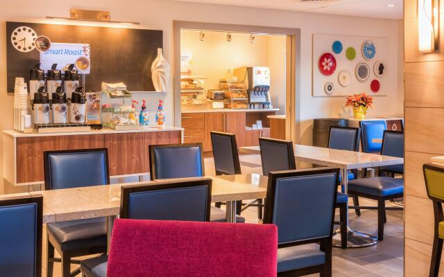 Holiday Inn Express Charleston by IHG