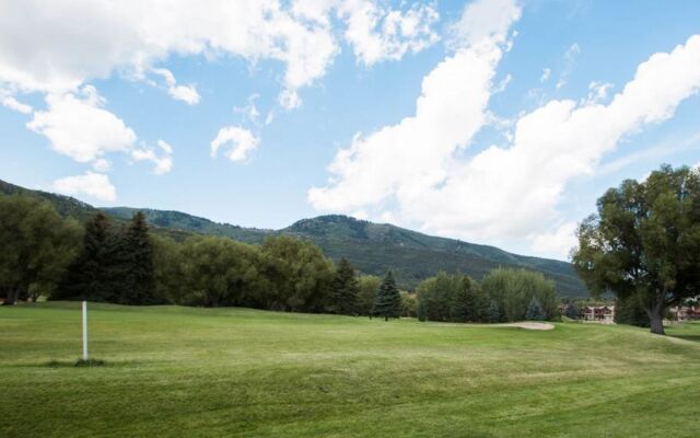 Park Avenue Condominiums by Identity Properties