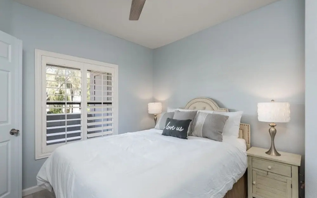 Villa Escape 2 Bedroom Condo by Redawning