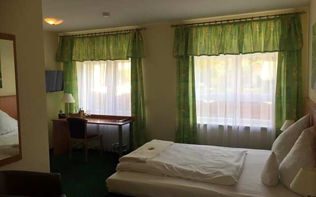 Frick's Hotel & Restaurant