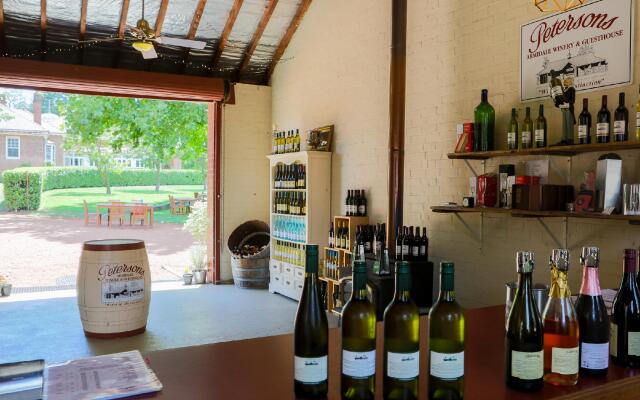 Petersons Armidale Winery & Guesthouse