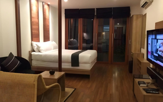5ive Beach House Hotel