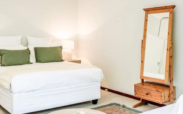 Alluring Seaside Retreat w Pool Stella di Mare