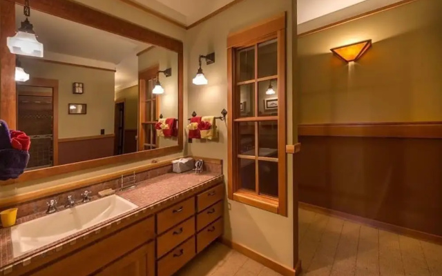 Luxury Northstar Palace w/ Hot Tub & Games