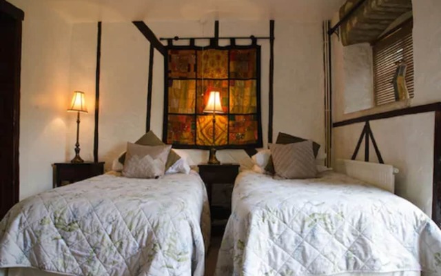 Thames Head Inn
