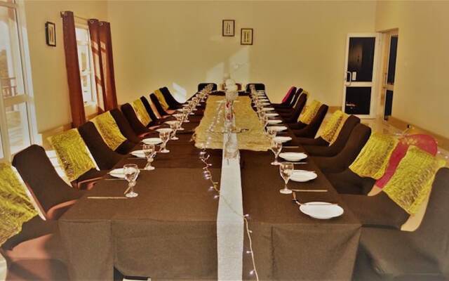 Adansonia Hotel Maun