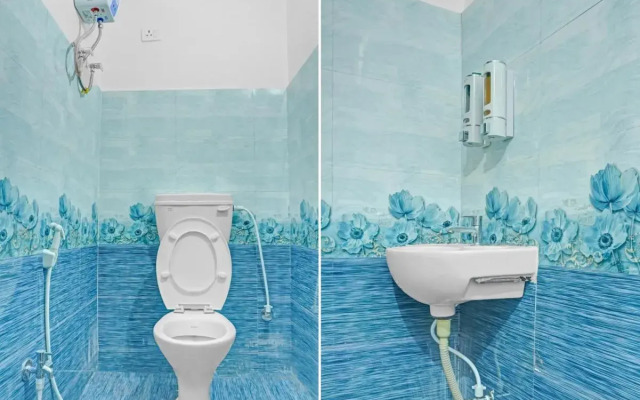 Oyo 703347 Ab Hotel