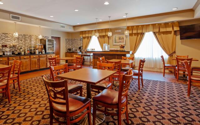 Best Western Plus Hannaford Inn & Suites