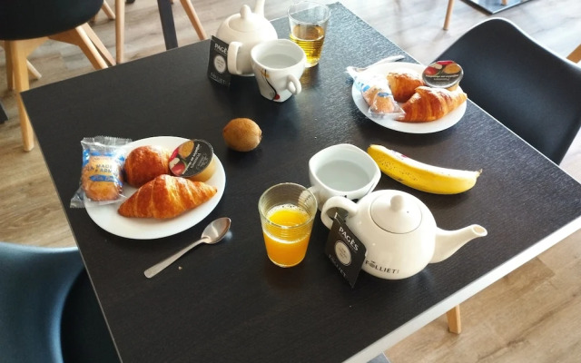 Brit Hotel Armor 2*