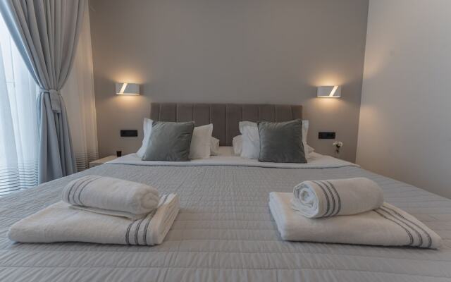 Sky & Sun Luxury Rooms