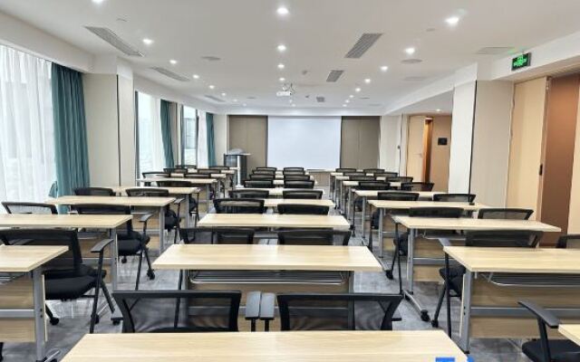 Atour Hotel Zhuhai Gongbei Fuhuali Huanyucheng