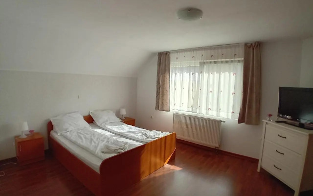 Casa Larisa