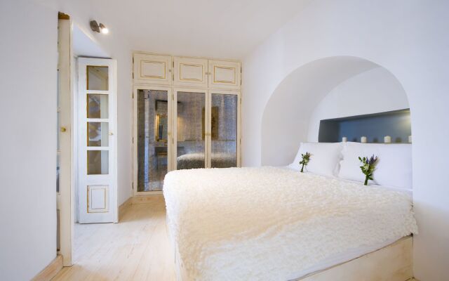 Hyperion Oia Suites