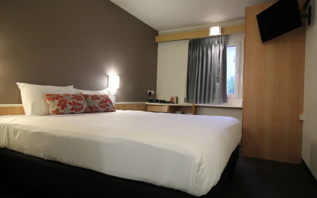 ibis Newcastle