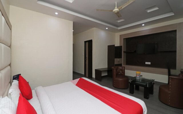 Hotel Kings by OYO Rooms