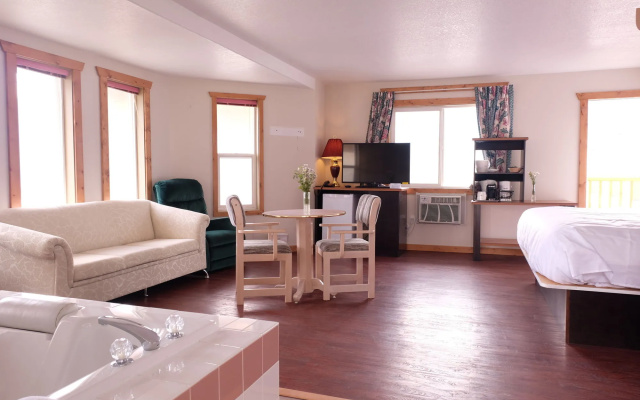 Golden Village Lodge