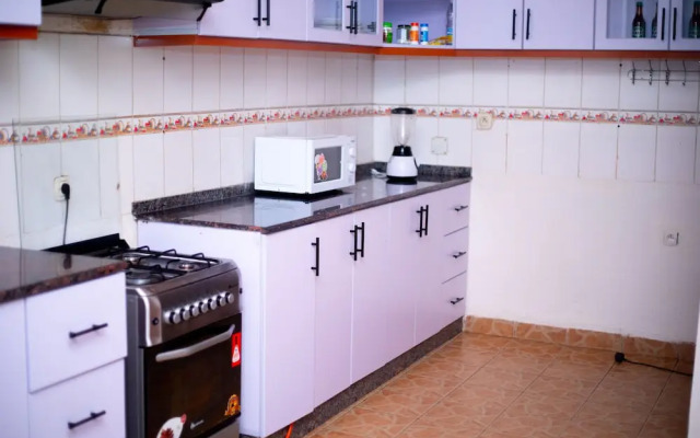 Inviting 6-bedrooms Apartment in Kigali