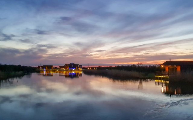 Lakeside Fishing Lodges