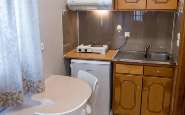 Aloni Studios & Apartments