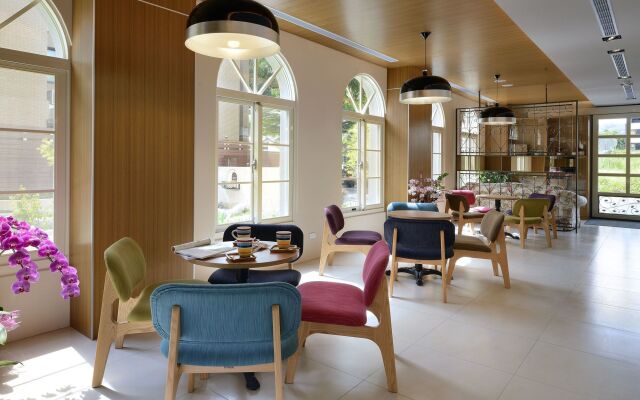 Caffir garden hotel