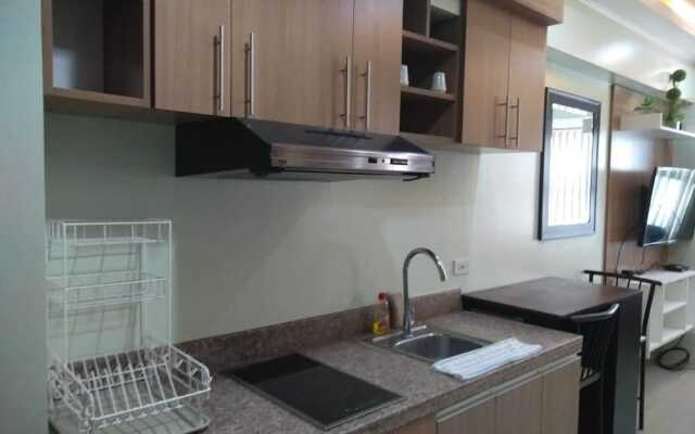 ECJ Cozy Studio Units at Horizons 101