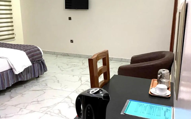 Nue Crest Hotel