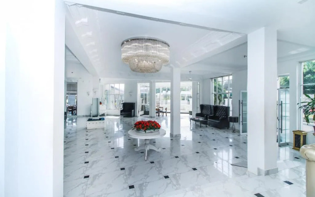 The Kings Bay Hotel by OYO Rooms