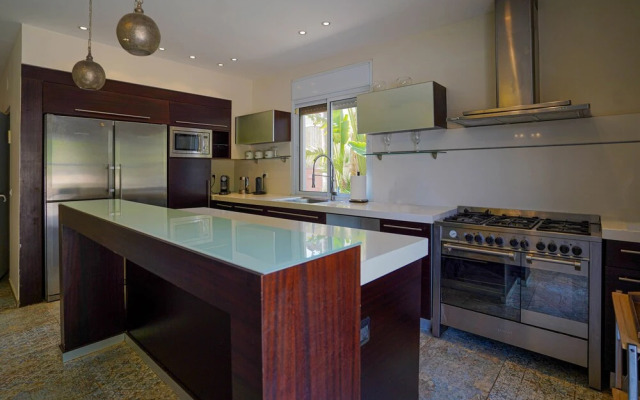 YalaRent Olive Tree Villa with Private Pool