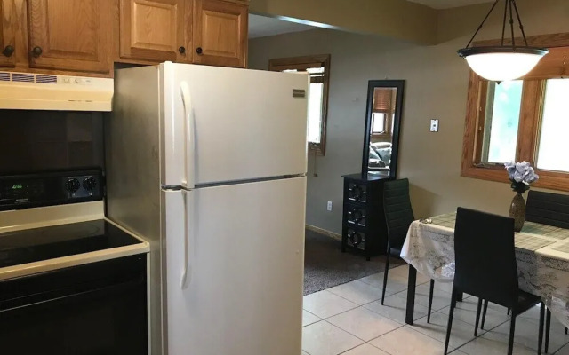 Updated and Cozy 2-bedroom in Rochester
