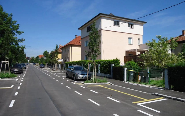 Cute sunny apartment KOD1