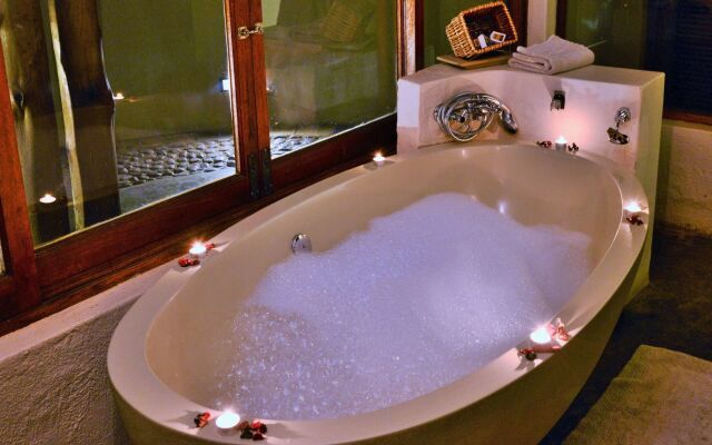 Black Rhino Game Lodge