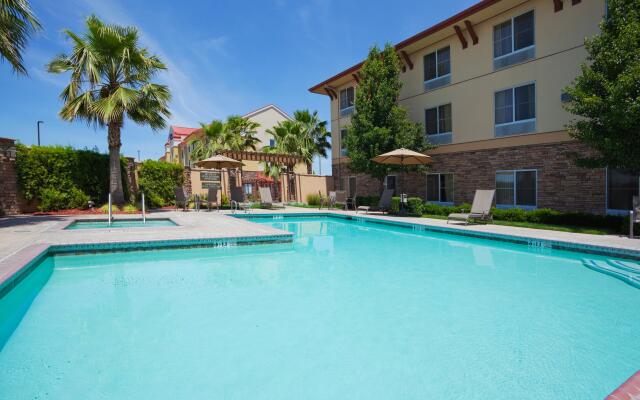 Holiday Inn Express and Suites Turlock by IHG