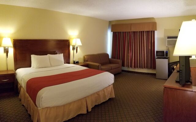 Red River Inn and Suites Fargo
