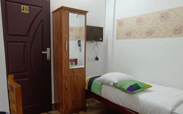 Nirupama Hotel Aluva