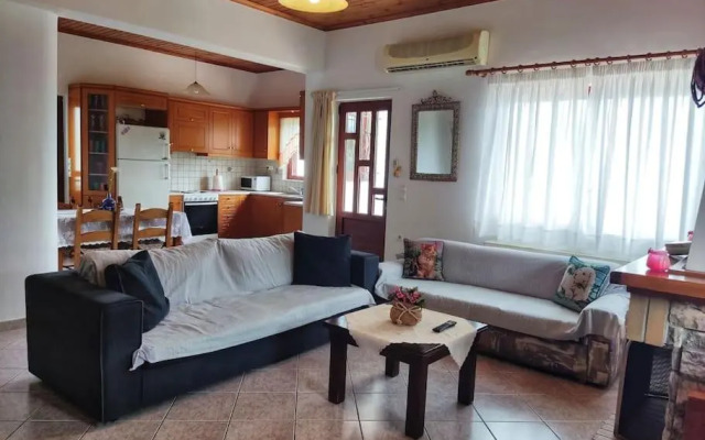 Koukos House surrounded by nature