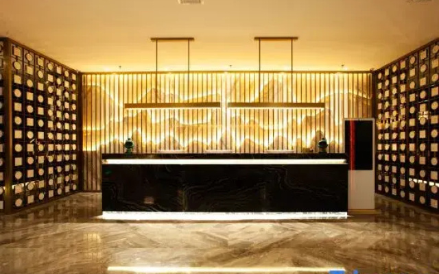 Zhou Run Hotel