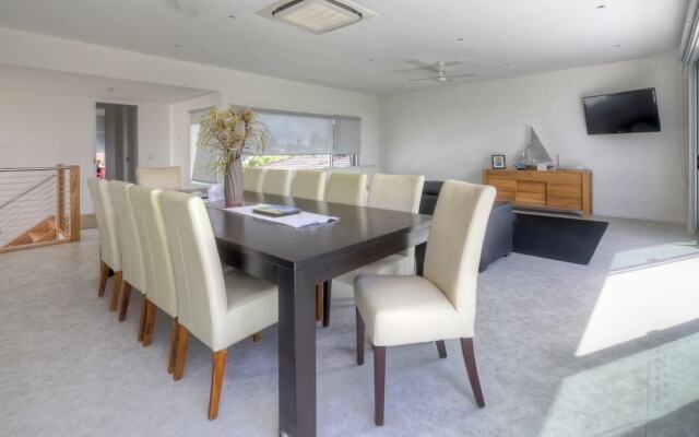 Villa Moyne - located in a quiet cul de sac and designed for beach families