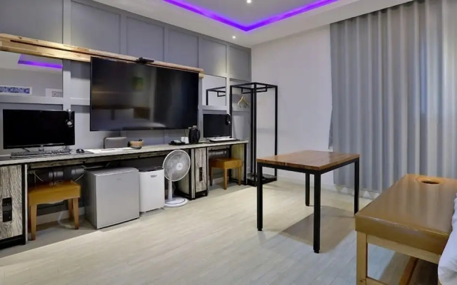 Hotel Yeogieutte Dongdaegu