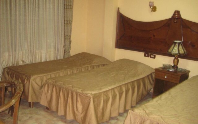 Al Anbat Midtown Hotel